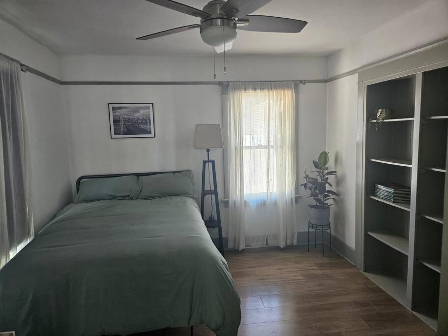 Holiday home Entire In Historic Long Close To Shops *